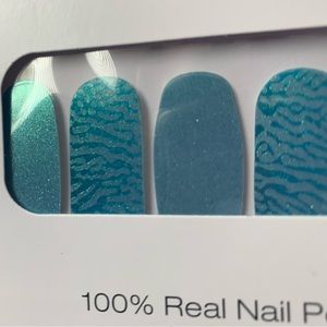 Like Whoa: Blue glitter nail art dry polish strips by ColorStreet